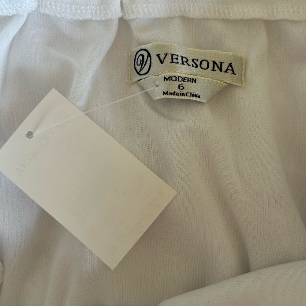 VERSONA White Lace Appliqué Short Skirt 🆕 - Picture 3 of 3